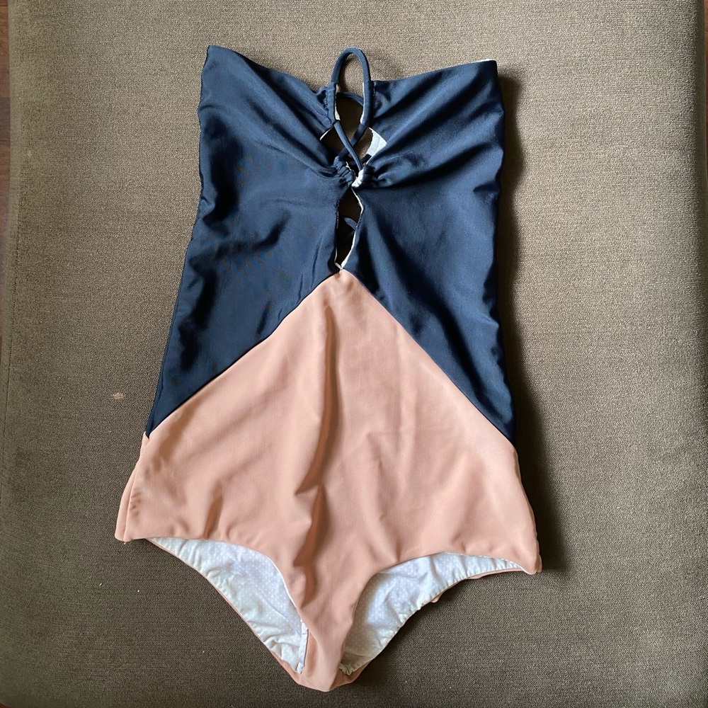 Acacia Bronx One Piece